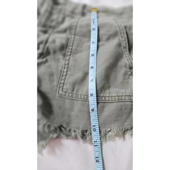 American Eagle Women's Olive Green Denim Shorts with Pockets and Raw Hem Size 8 - Picture 6 of 8